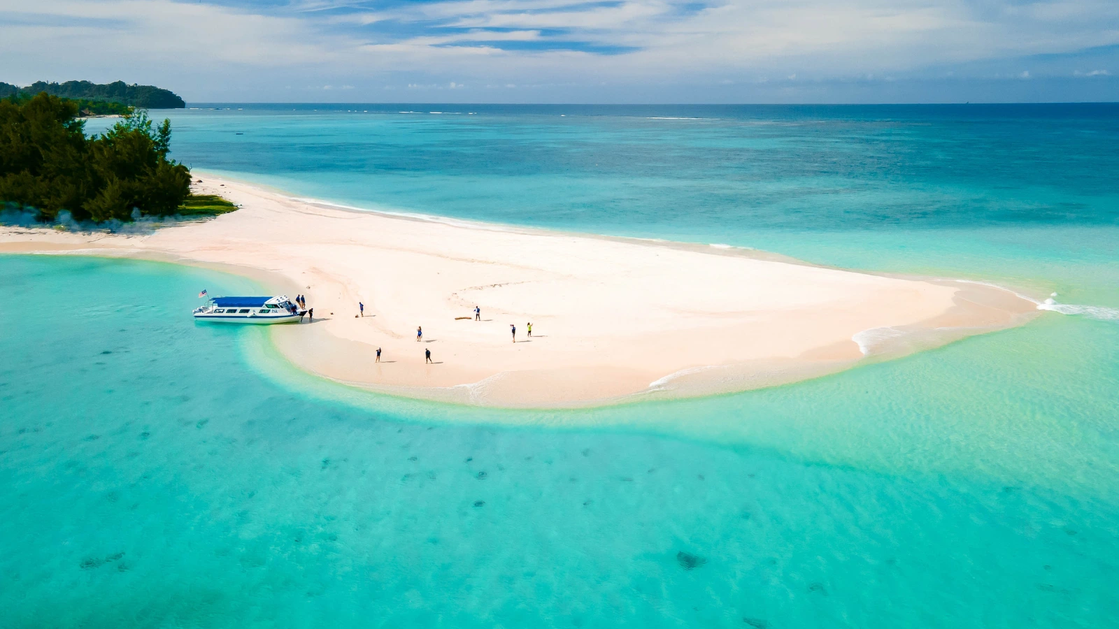 Mantanani Island Resort